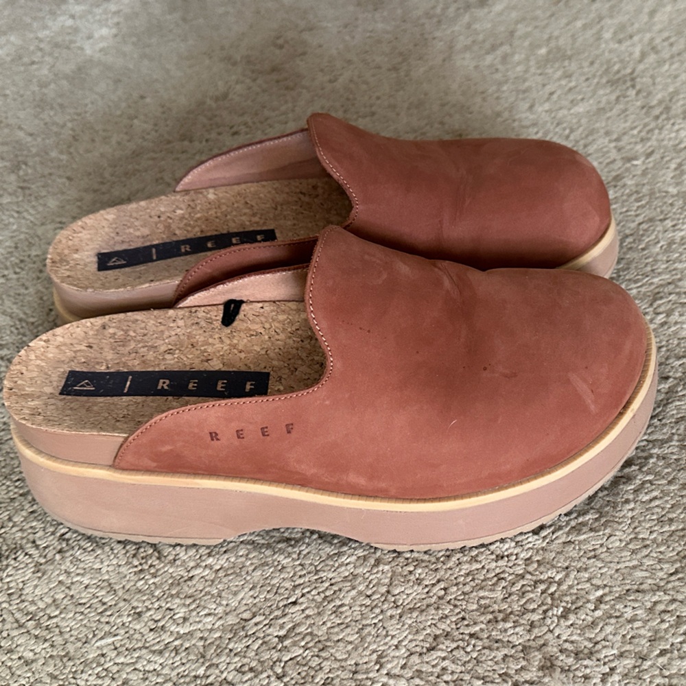 Reef Clogs - Picture 4 of 9